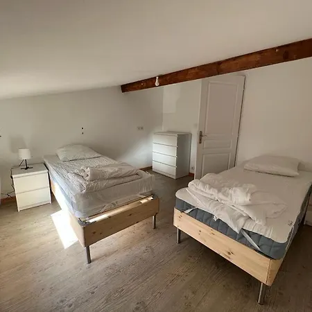 Duplex Spacieux Au Centre Du Village 205 Appartement *